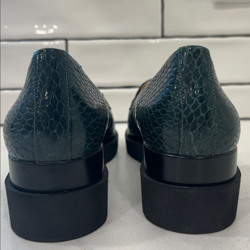 Naturalizer September Loafers with Chain Accent Crocodile Embossed Green 10 - Picture 11 of 16